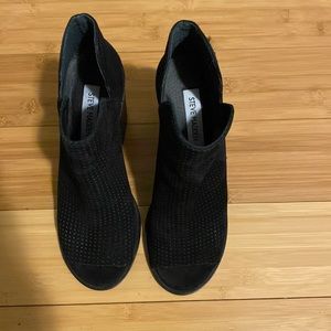 Steve Madden short boots open toe
